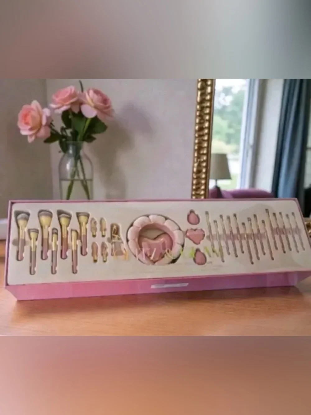 Glitz & Glam | Juego de pinceles de colección Iridesent Heart 31 pieces